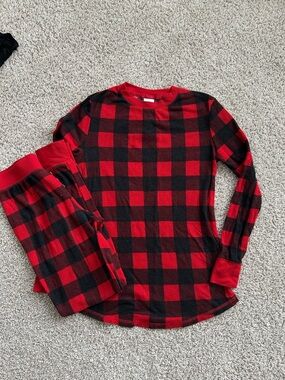 stars above Buffalo Plaid Long Sleeve Pajama Set - Women’s XS Black and Red